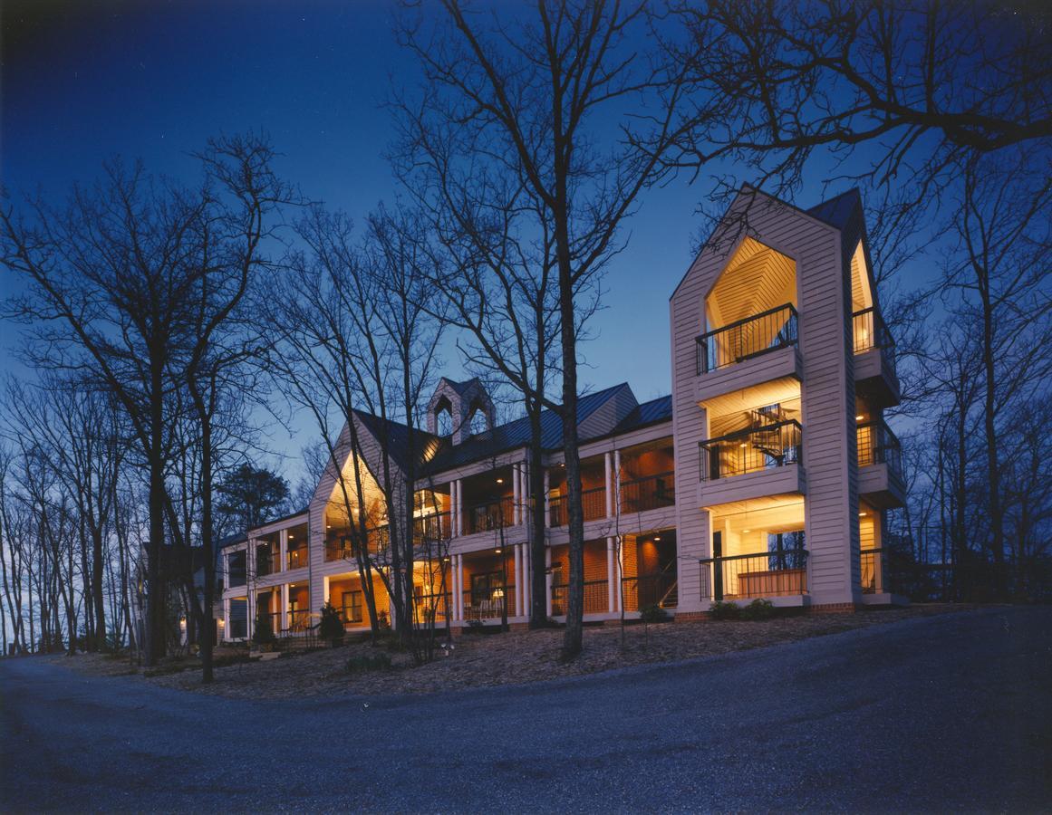 Iris Inn & Cabins 韦恩斯伯勒 外观 照片