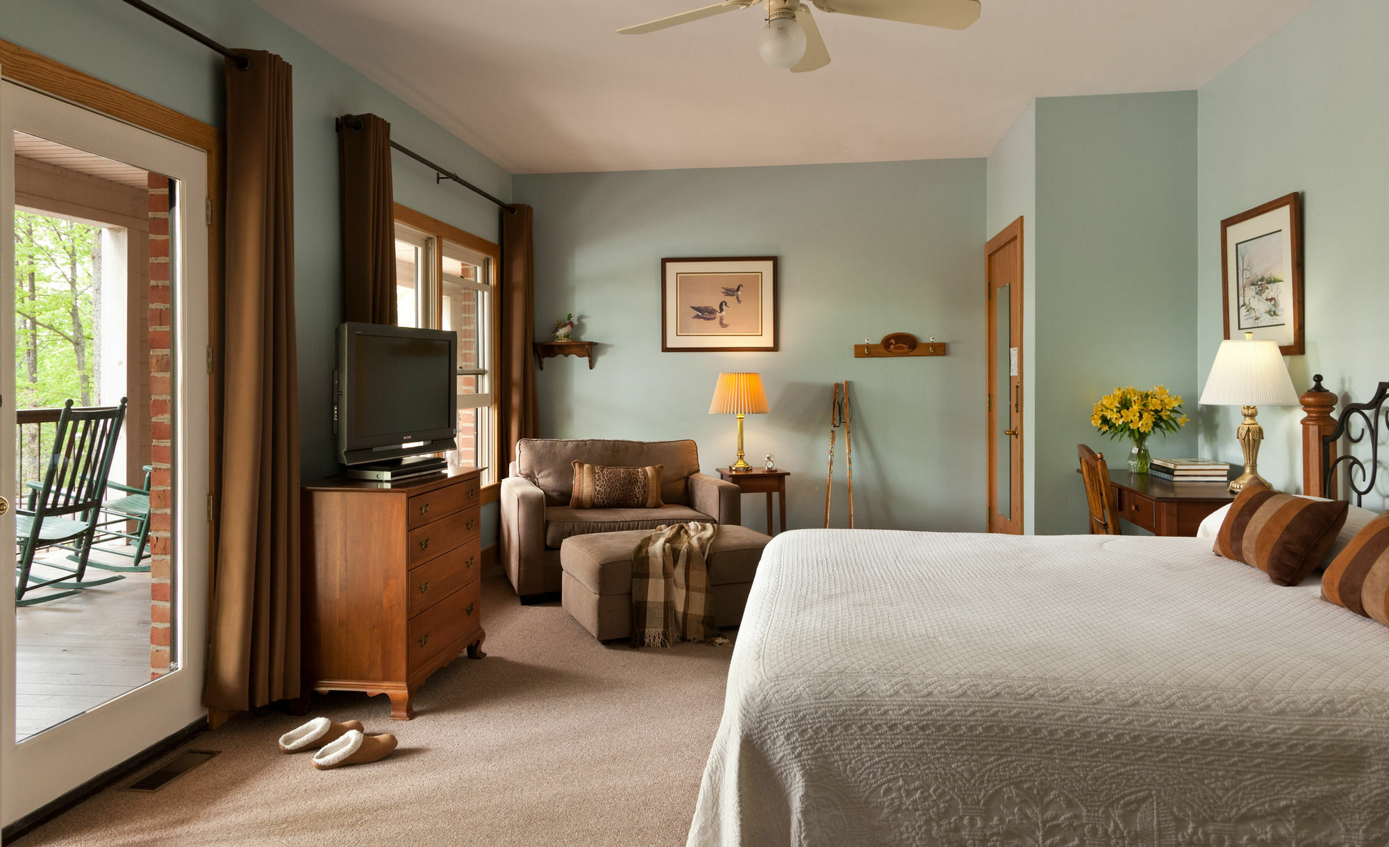 Iris Inn & Cabins 韦恩斯伯勒 外观 照片